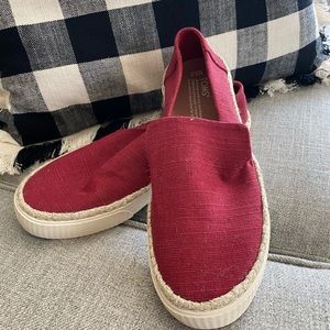 Red toms slip ons